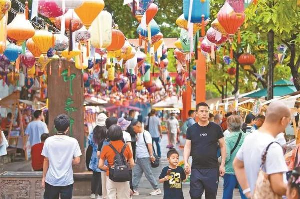 “五一”十大景区出炉！哪里人人人人最多？