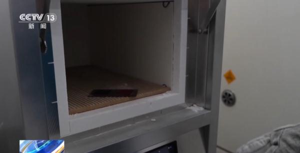 太空环境如此恶劣，为何国旗能保持鲜艳？