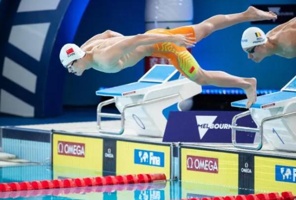 超燃！19岁浙江小伙潘展乐打破亚洲纪录！