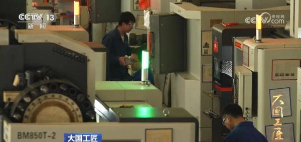 大国工匠 | 创新攻关脚步不停歇 给装甲车插上数控“翅膀”