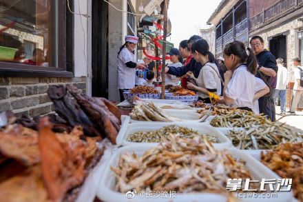 长沙靖港古镇蝶变开街