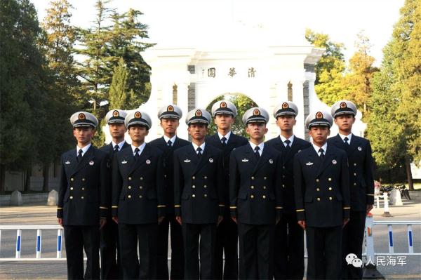 雏鹰砺羽，直击海军“双学籍”飞行学员的蓝天成人礼