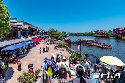 长沙靖港古镇蝶变开街