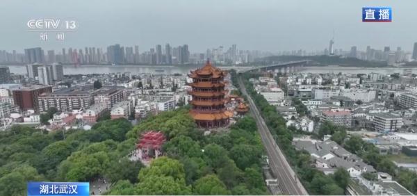 “五一”假期第四天 各个景区客流量攀升 “五一”假期第四天 各个景区客流量攀升