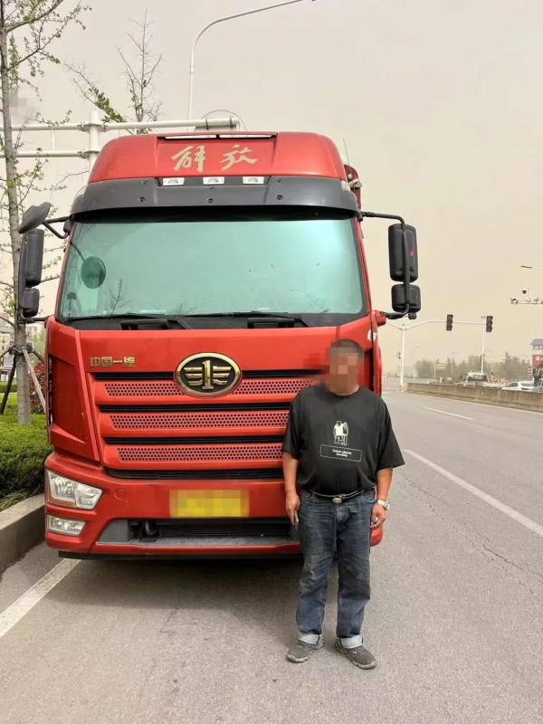 驾驶证被扣留,伪造证件上路被当场查获 驾驶证被扣留,伪造证件上路被当场查获