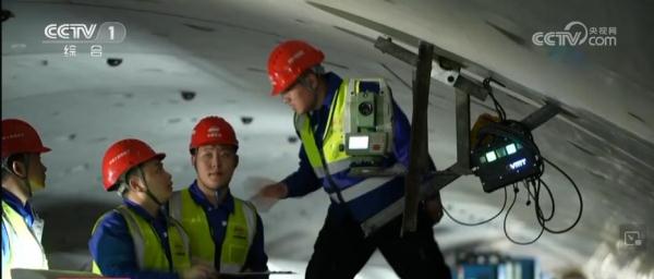 礼赞劳动者 | 做盾构机的“眼睛” 为“技不如人”争口气 礼赞劳动者 | 做盾构机的“眼睛” 为“技不如人”争口气