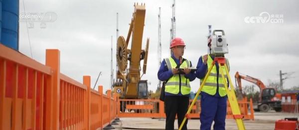 礼赞劳动者 | 做盾构机的“眼睛” 为“技不如人”争口气 礼赞劳动者 | 做盾构机的“眼睛” 为“技不如人”争口气