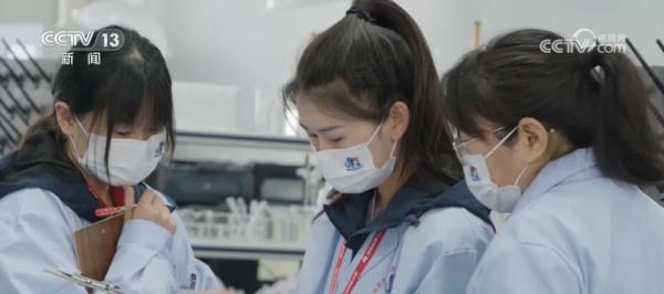 破茧成蝶 她用奋斗照亮多彩青春 破茧成蝶 她用奋斗照亮多彩青春