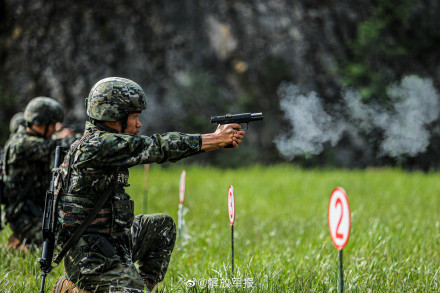 组图直击武警官兵实战化训练 组图直击武警官兵实战化训练