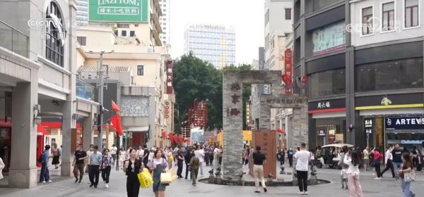 各地旅游市场升温 多景区成为热门“打卡”地