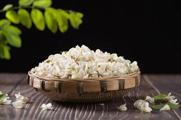 春日里这花要常吃，清肝降火又杀菌，还能护血管！