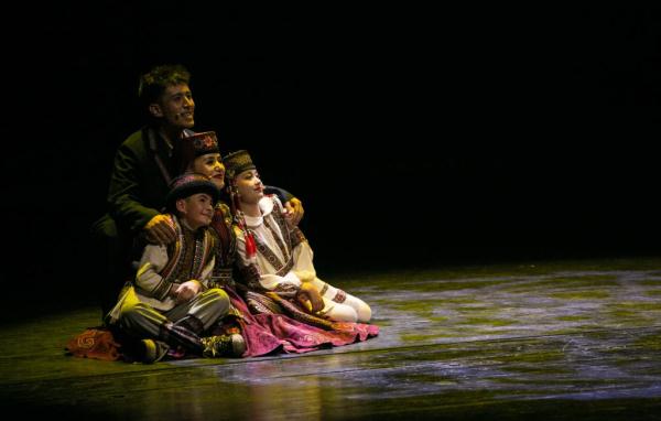 音乐剧《拉齐尼·巴依卡》在京上演