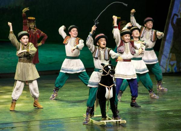 音乐剧《拉齐尼·巴依卡》在京上演