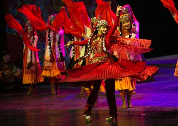 音乐剧《拉齐尼·巴依卡》在京上演