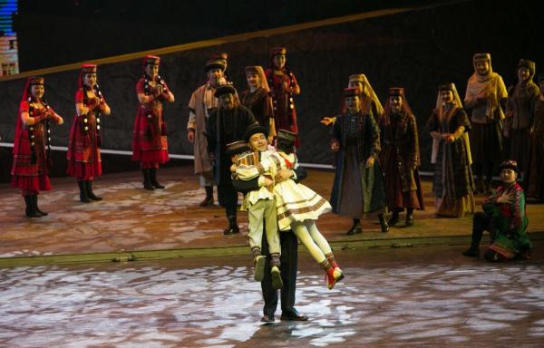 音乐剧《拉齐尼·巴依卡》在京上演