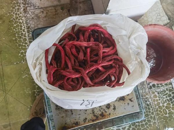 7斤多螃蟹3斤多的绳子!知名旅游城市一海鲜店被查处! 7斤多螃蟹3斤多的绳子!知名旅游城市一海鲜店被查处!