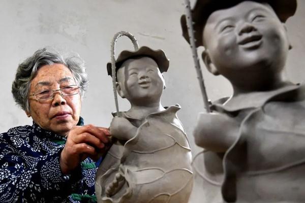 汝瓷：雨过天青云破处 这般颜色做将来