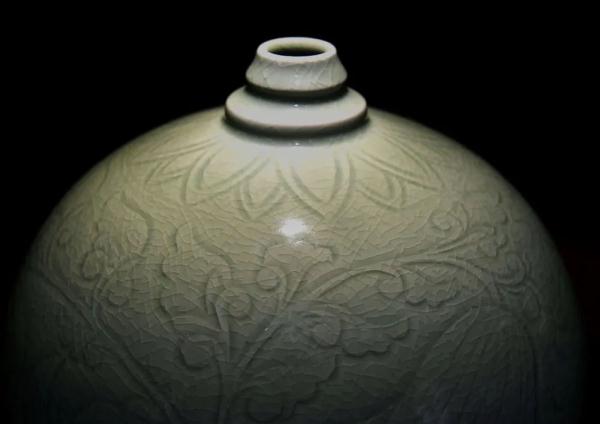 汝瓷：雨过天青云破处 这般颜色做将来