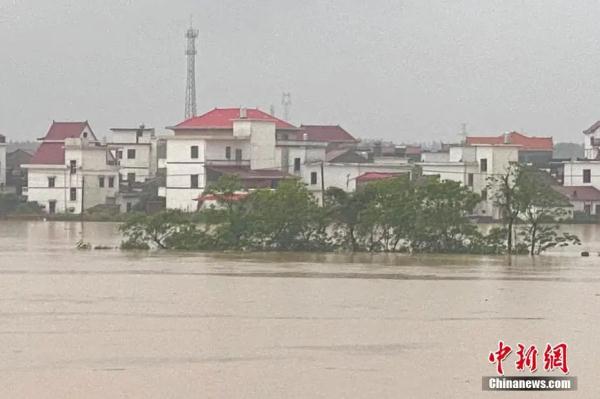 江西多地特大暴雨！一河堤溃口，4个村庄被淹……最新进展→