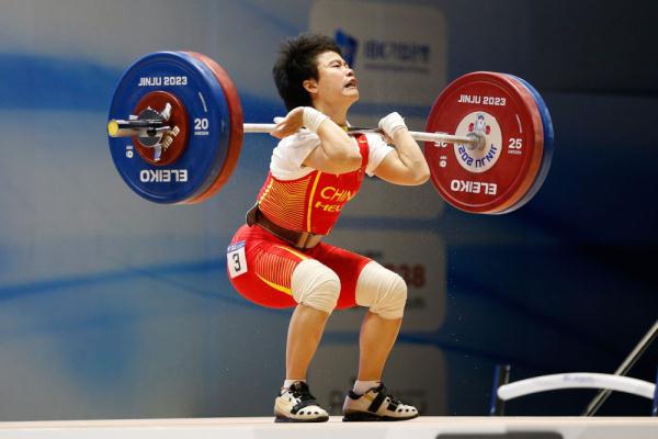 举重亚锦赛：女子49公斤级赛况