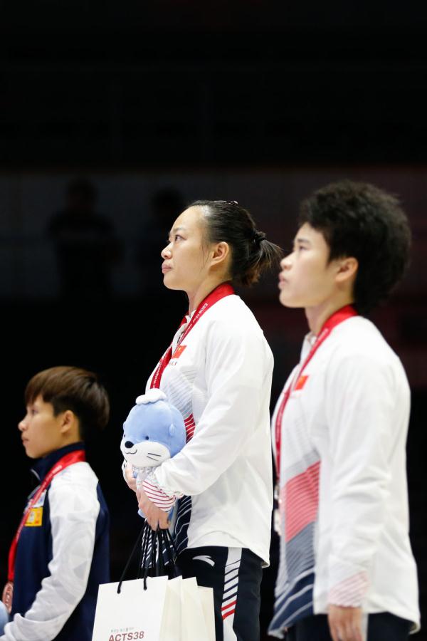 举重亚锦赛：女子49公斤级赛况