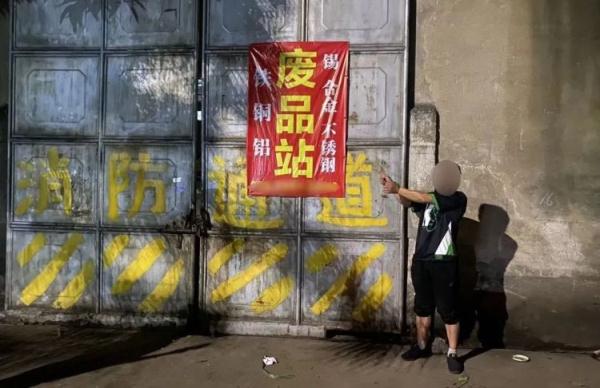 小伙在网吧睡着了,醒来后发现…… 小伙在网吧睡着了,醒来后发现……