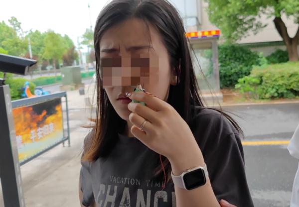 男子甩杆钓到“美人鱼”！网友：得跪一周榴莲……