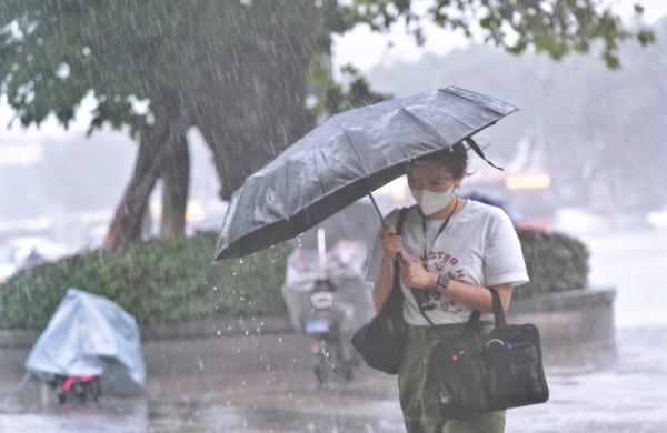 广东多地现暴雨!接下来的天气…… 广东多地现暴雨!接下来的天气……