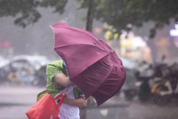 广东多地现暴雨!接下来的天气…… 广东多地现暴雨!接下来的天气……