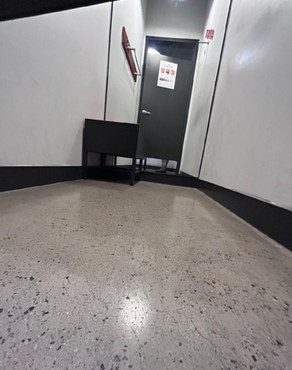 知名品牌试衣间遭吐槽!还有女子4分钟遭偷拍3次? 知名品牌试衣间遭吐槽!还有女子4分钟遭偷拍3次?