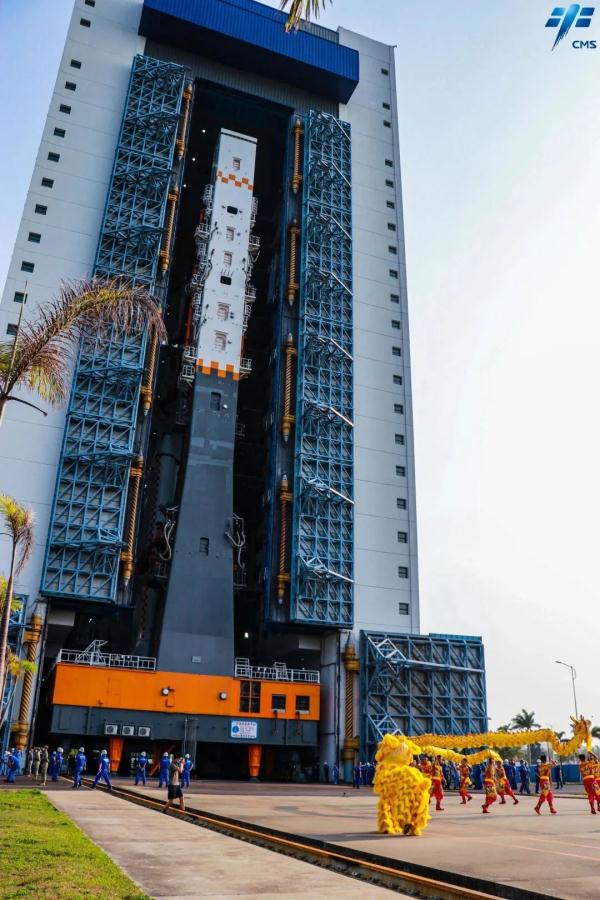 天河行舟 &nbsp;| &nbsp;收图！天舟六号船箭组合体垂直转运美图来了