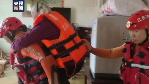 特大暴雨!红色预警! 特大暴雨!红色预警!