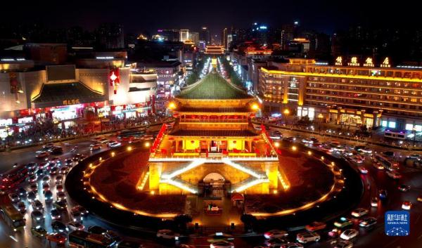 新华全媒+丨打卡古都西安的文化地标——钟楼