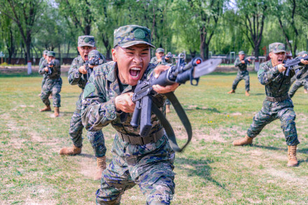 新战友,你拼搏的样子真帅! 新战友,你拼搏的样子真帅!