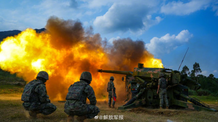 场面震撼！车载火炮实弹射击考核