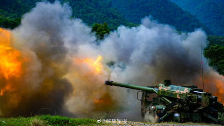 场面震撼！车载火炮实弹射击考核