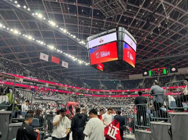 首次！13000名球迷在这个亚运场馆观赛，现场沸腾