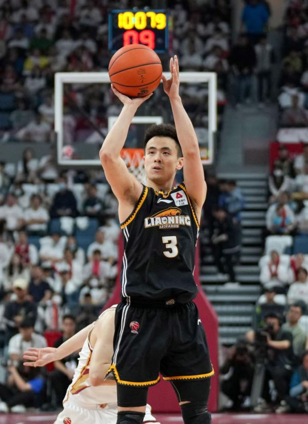 辽宁队客场拿下2022-23赛季cba总决赛首场比赛