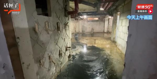 上海市中心一大楼恶臭异常让人疯狂猜想，神秘大门打开后无比震惊！