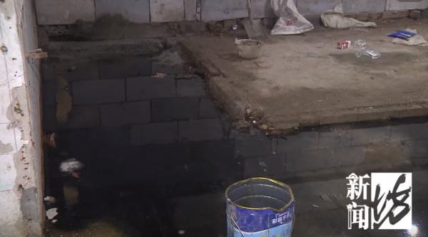 上海市中心一大楼恶臭异常让人疯狂猜想，神秘大门打开后无比震惊！