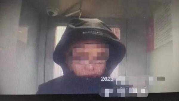 百万粉丝“网红”被抓！一人分饰十角诈骗460万