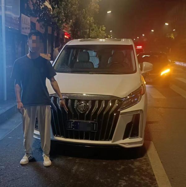 男子遭遇“碰瓷”敲诈&nbsp;，“导演”竟是他朋友！