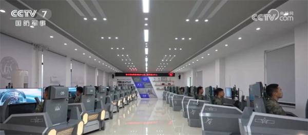 海军舰载航空兵部队组建十周年 海军航空大学成为海空雄鹰的摇篮