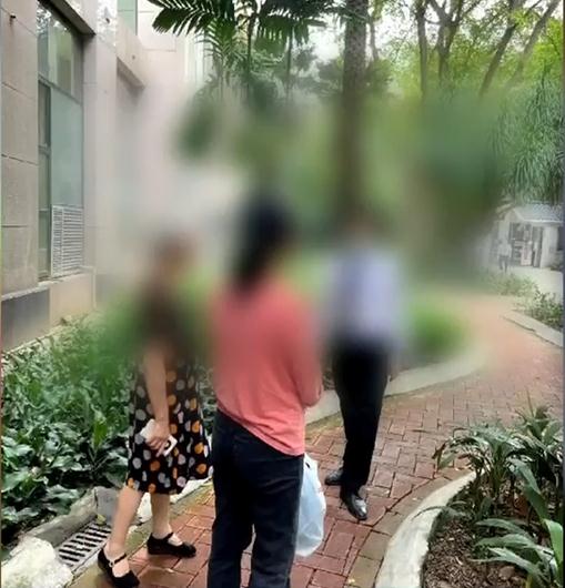 匪夷所思！广州一小区竟有人放生......