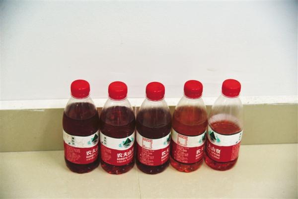 船主走私“红油”，落网后与船员统一口径狡辩，民警从航海日志找到突破口