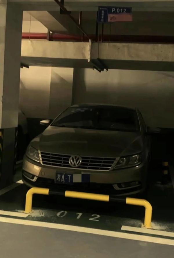 邻居霸占车位数月不还？业主放大招！双方最新回应