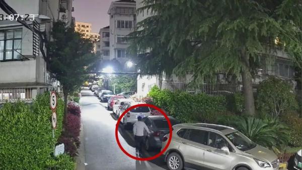 “黄汤”下肚犯糊涂 徒手划车十余部