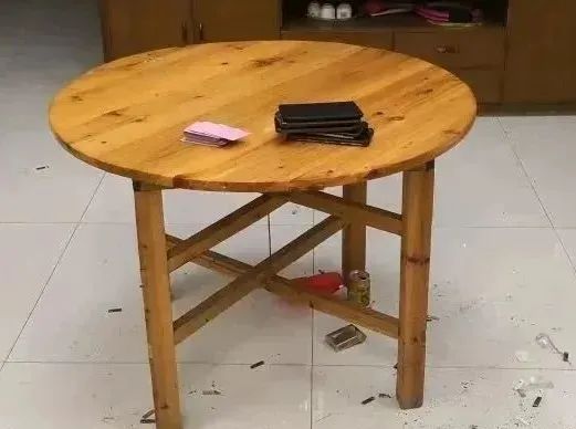 民房传出疯狂欢呼声,结果多人被抓! 民房传出疯狂欢呼声,结果多人被抓!