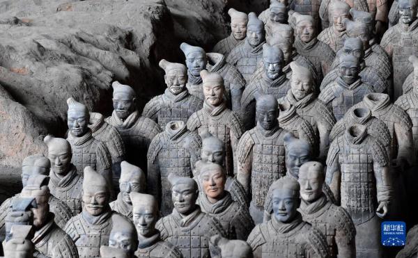 新华全媒+丨打卡古都西安的文化地标——秦兵马俑