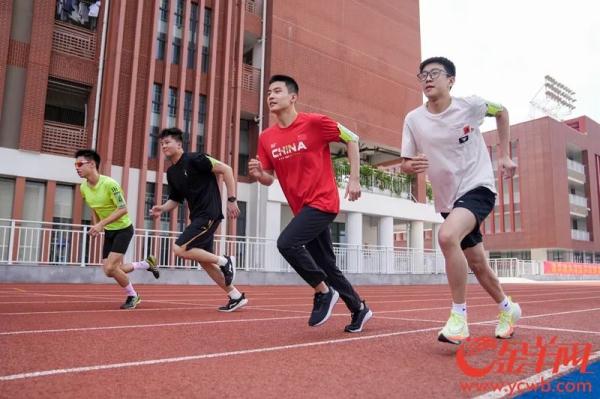 “体考小红瓶”真能提高成绩吗？ 专家：运动健身才是根本！